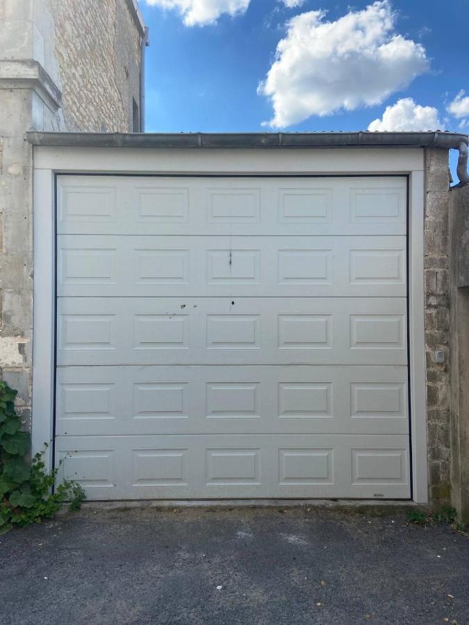 Maison Saint Louis Poitiers Exteriör bild